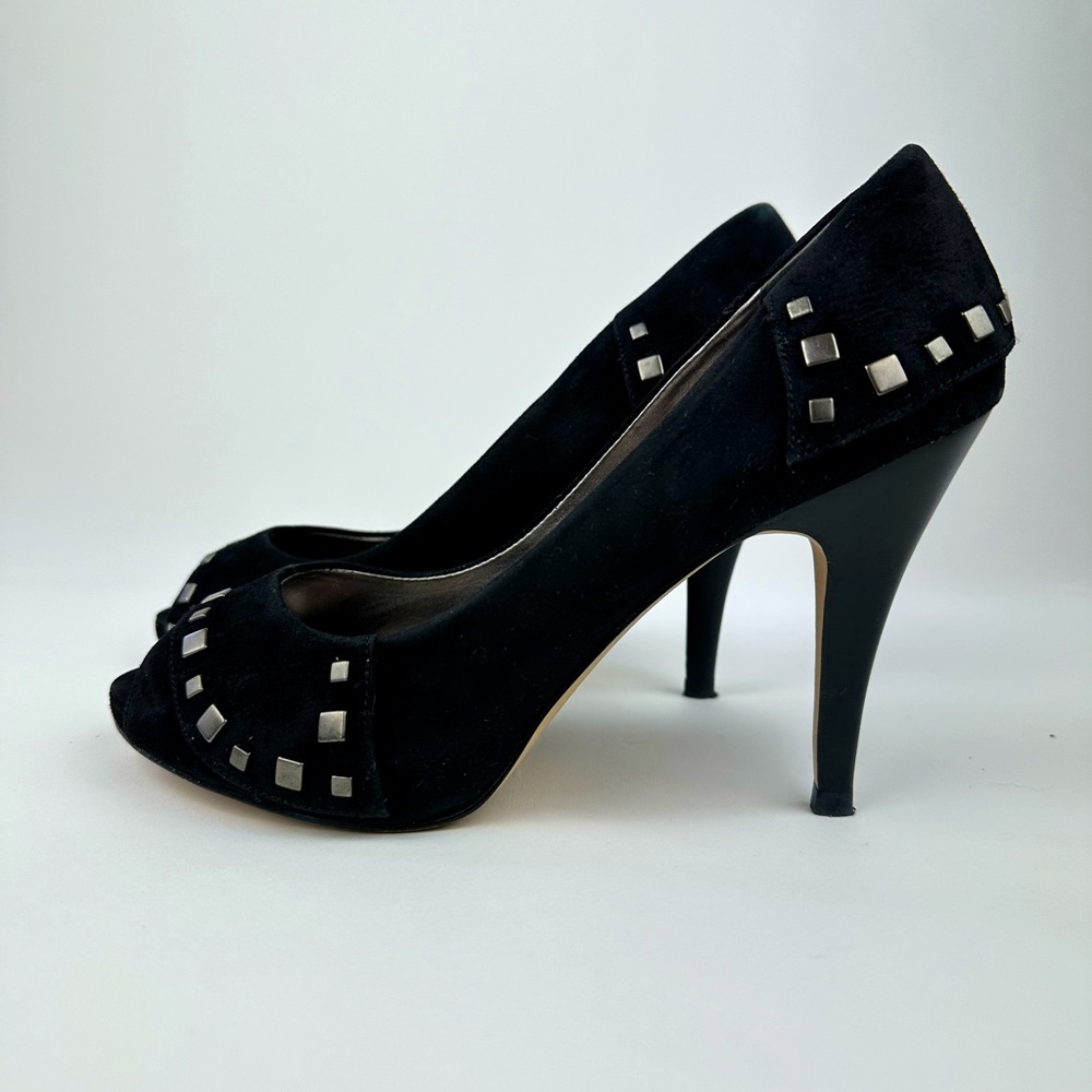 Nicole Miller New York Olivia’s Women’s Black studded Suede High Heels. Size 8